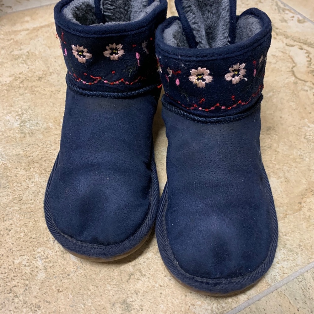 Girl’s boots